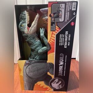 Jurassic World Total Super Colossal Atrociraptor Pack